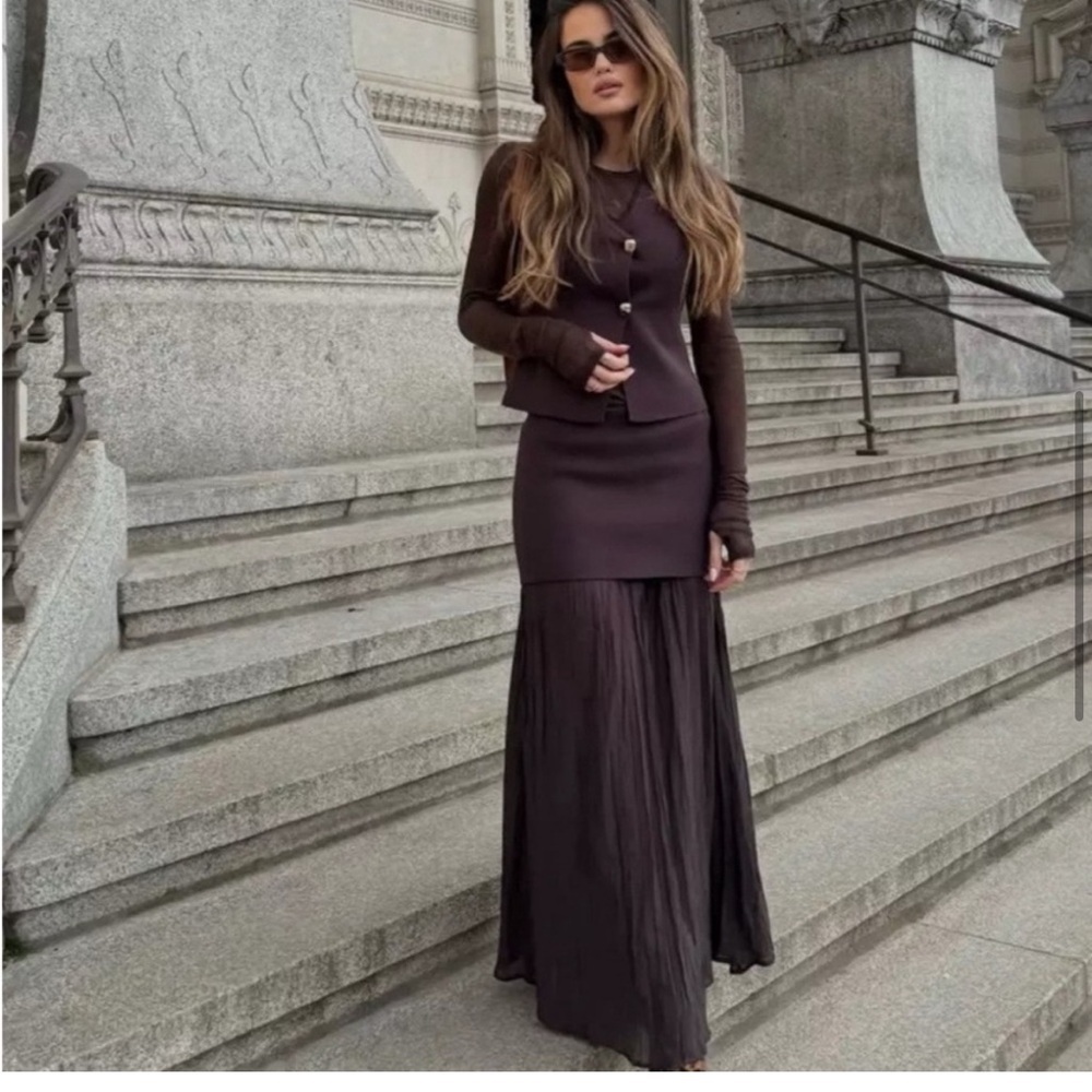VIRAL NWT ZARA MIXED PLEATED KNIT SKIRT 
🚨PRICE FIRM NO DISCOUNT On THIS SKIRT - Picture 3 of 16